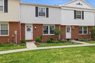 304 Countryside Dr, Robinson Twp, PA 15136 - Photo 3