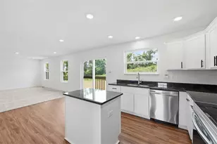 498 Gardenia Dr, Rostraver, PA 15012 - Photo 9