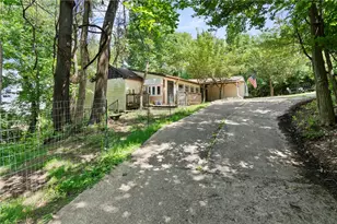 986 Coverdale, Pittsburgh, PA 15220 - Photo 3