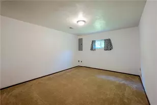 327 Beech Rd, Pittsburgh, PA 15239 - Photo 25