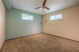 327 Beech Rd, Pittsburgh, PA 15239 - Photo 19