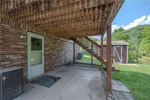 327 Beech Rd, Pittsburgh, PA 15239 - Photo 31