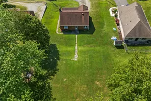 102 Woodlawn Ave, Cecil, PA 15321 - Photo 29