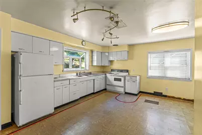102 Woodlawn Avenue, Cecil, PA 15321 - Photo 11