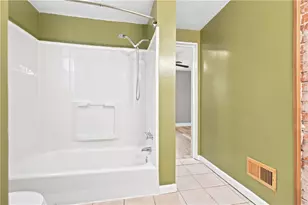 425 Iberia St, Pittsburgh, PA 15211 - Photo 15