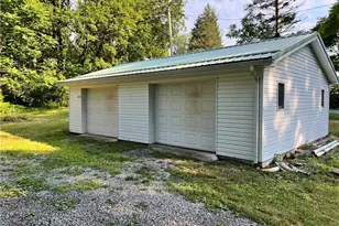 11 S Park Blvd, Hempfield Township, PA 16125 - Photo 23