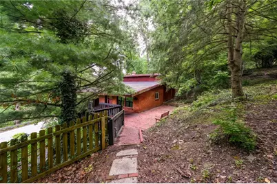 486 Woodlawn Ave, Hempfield Township, PA 15644 - Photo 9