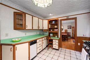 3871 Green Valley Dr, Pittsburgh, PA 15235 - Photo 15