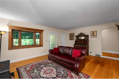 3871 Green Valley Dr, Pittsburgh, PA 15235 - Photo 9