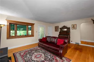 3871 Green Valley Dr, Pittsburgh, PA 15235 - Photo 9