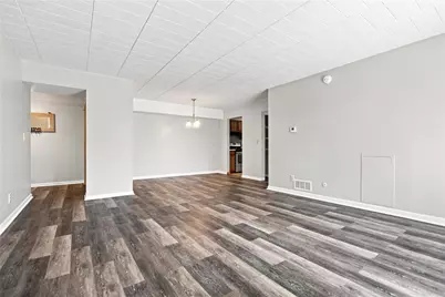 533 Forest Green Drive, Moon/Crescent Twp, PA 15108 - Photo 5