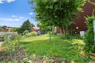 330 Kaercher St, Pittsburgh, PA 15207 - Photo 31