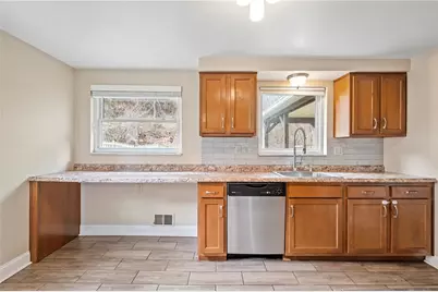 3033 Universal Rd, Pittsburgh, PA 15235 - Photo 9