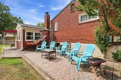 1729 Beryl Dr, Pittsburgh, PA 15227 - Photo 35