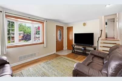 1729 Beryl Dr, Pittsburgh, PA 15227 - Photo 9
