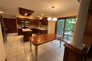 100 Field Club Dr, Kennedy Township, PA 15136 - Photo 17