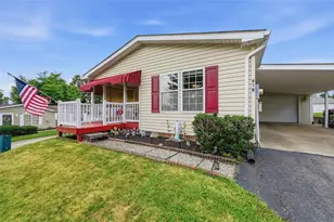 812 Wild Violet, Pittsburgh, PA 15239 - Photo 3