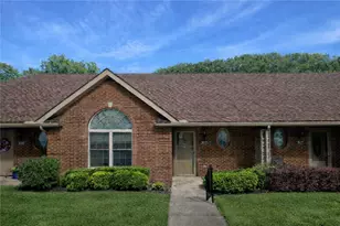 815 Village Dr, Pittsburgh, PA 15237 - Photo 1