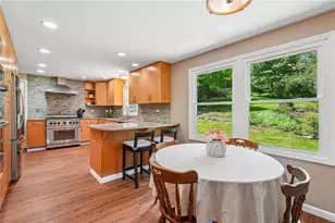 889 Camp Meeting Rd, Bell Acres, PA 15143 - Photo 11