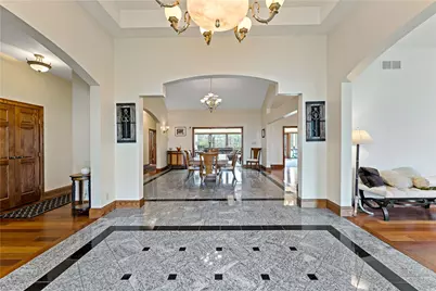 101 Majestic Dr, Adams Township, PA 16046 - Photo 9