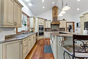 101 Majestic Dr, Adams Township, PA 16046 - Photo 11