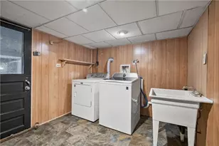 3210 Thornwood Dr, Bethel Park, PA 15102 - Photo 19