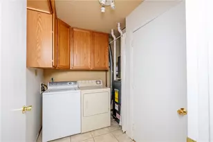 302 Brookstone Ct, Center Township, PA 16001 - Photo 19