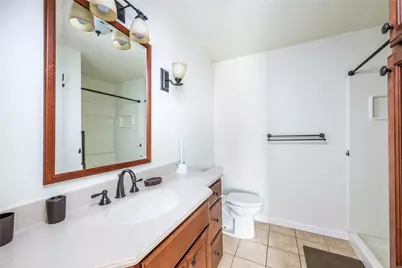 302 Brookstone Ct, Center Township, PA 16001 - Photo 17