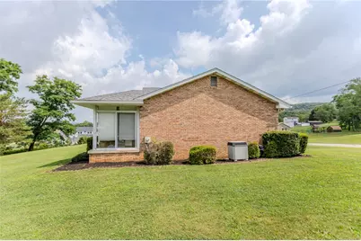 1506 Chestnut St, South Connellsville, PA 15425 - Photo 3