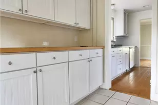 633 Crystal Dr, Pittsburgh, PA 15228 - Photo 15