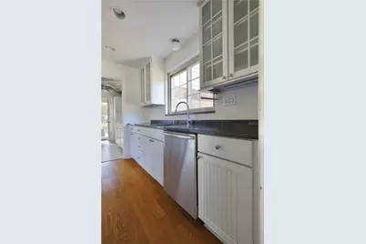 633 Crystal Dr, Pittsburgh, PA 15228 - Photo 11