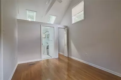 633 Crystal Dr, Pittsburgh, PA 15228 - Photo 19