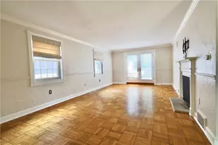 633 Crystal Dr, Pittsburgh, PA 15228 - Photo 3