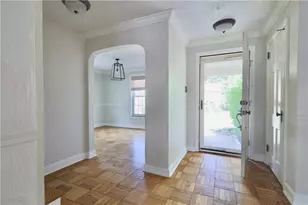 633 Crystal Dr, Pittsburgh, PA 15228 - Photo 5