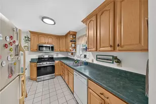 4329 Glen Lytle Rd, Pittsburgh, PA 15217 - Photo 11