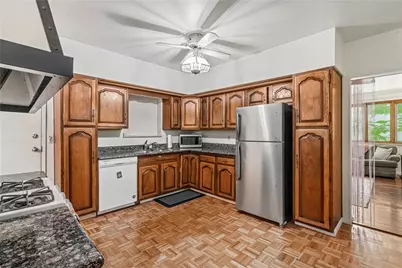 437 S Aiken Ave, Friendship Park, PA 15232 - Photo 5