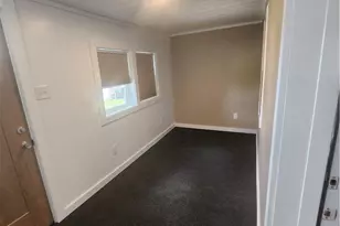 517 Hamilton Ave, Farrell, PA 16121 - Photo 3