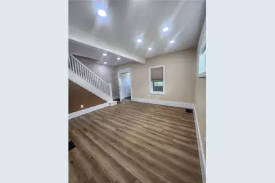 517 Hamilton Ave, Farrell, PA 16121 - Photo 5