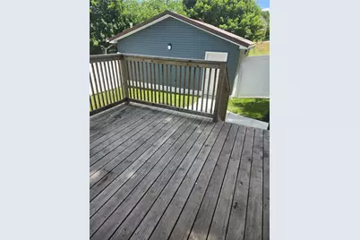 517 Hamilton Ave, Farrell, PA 16121 - Photo 9