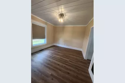 517 Hamilton Ave, Farrell, PA 16121 - Photo 5