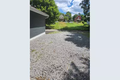 517 Hamilton Ave, Farrell, PA 16121 - Photo 13
