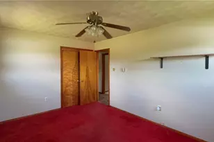 215 Furnace Ln, Saint Clair Township, PA 15944 - Photo 21