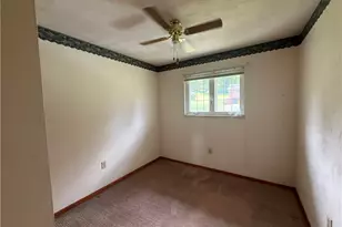 215 Furnace Ln, Saint Clair Township, PA 15944 - Photo 17