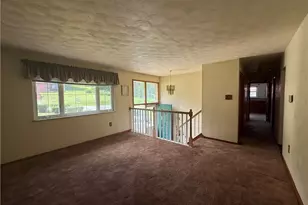 215 Furnace Ln, Saint Clair Township, PA 15944 - Photo 7