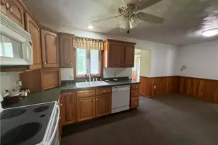 215 Furnace Ln, Saint Clair Township, PA 15944 - Photo 9