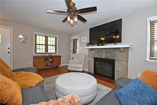 75 Iroquois Dr, Pittsburgh, PA 15228 - Photo 11