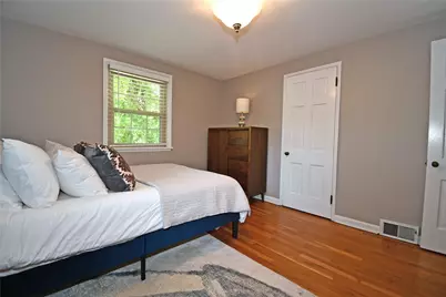 75 Iroquois Dr, Pittsburgh, PA 15228 - Photo 15