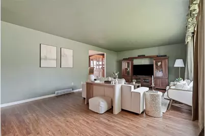216 McCartney Dr, Moon/Crescent Twp, PA 15108 - Photo 5