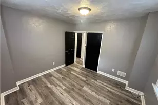 327 Mathews St, Pittsburgh, PA 15210 - Photo 11
