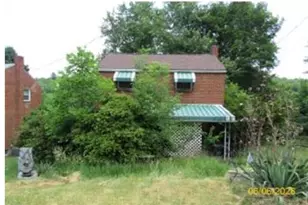 450 Cedar St, Jeannette, PA 15644 - Photo 1